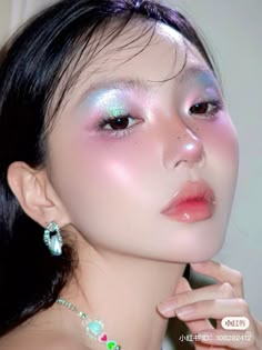 douyin chinese korean  japanese makeup girl K Pop Idol Makeup Look, Pastel Douyin Makeup, Lavender Douyin Makeup, C Beauty Makeup, Chinese Style Makeup, Ethereal Romantic Makeup, Iridescent Makeup Looks, Water Makeup Look, New Jeans Makeup