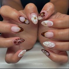 Euphoria Hair, Rich Party, Y2k Designs, Simple Nail Design, Winter Uggs, Outfit Basic, School Illustration, Nail Art Pictures, Hard Nails