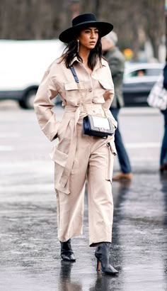 Fashion Me Now, Look Zara, Boho Mode, Utility Jumpsuit, Giovanna Battaglia, Anna Dello Russo, Beige Outfit, Bag Chanel, Moda Chic