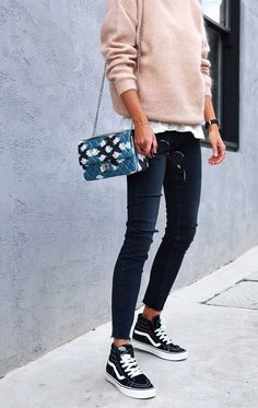 Find More at => http://feedproxy.google.com/~r/amazingoutfits/~3/4PIzDk1IgOk/AmazingOutfits.page Estilo Vans, Outfits Con Jeans, Vans Outfit, Pink Knit Sweater, Looks Street Style, Holiday Outfit, Outfit Women