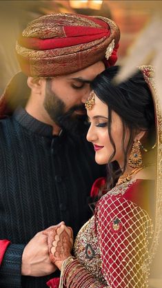 Groom Pre Wedding Photos, Cupal Photo Shoot Wedding Indian Bride, Bridal Groom Pose, Muslim Wedding Couple Poses, Indian Wedding Poses For Bride And Groom, Muslim Marriage Photography, Copal Photography, Indian Couple Photography Poses, Capal Photo