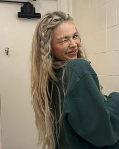 Janae Roberts, Beachy Hair, Work Hairstyles, Long Blonde, Long Blonde Hair, Hair Envy, Love Hair, Aesthetic Hair