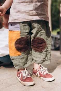 These oversized baggy linen adventure pants are sensory friendly, comfy and gender neutral. Handmade of 100% stone washed linen from Baltics. Soft, highly absorbent and breathable. These colourful, bright linen pants will bring joy in everyday activities and adventures. Double layered handstitched linen knee patches will help keep little ones knees safe throughout even most dynamic activities. The big, bright side pocket is perfect for collected rocks and other little cute things :). Available i Sensory Friendly, Knee Patches, Linen Clothing, Clothing Pants, Boys Fashion, Baby Sensory, Fashion Baby, Linen Clothes