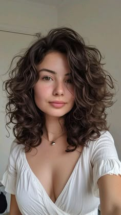 Curly Hair Trends, Curly Hair Photos, Wavy Haircuts, Short Curly Haircuts, Haircuts For Wavy Hair, Haircuts For Curly Hair, Short Wavy Hair