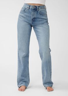 A timeless style that will only get better with age and wear, these 5-pocket jeans feature a regular waist and a straight leg.– Regular waist– Full-length, straight leg– Non-stretch– Button fly Length of inseam: 81cm / 31.9" (EU 36 / UK 8 / US 4) Straight Jeans Outfit, Straight Legged Jeans, School Wishlist, Straight Blue Jeans, Straight Leg Jeans Outfits, Outfit Inso, Jeans Outfit Women, Cute Preppy Outfits, Light Blue Jeans