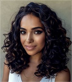 Curly Haircuts and Styles: Trends of 2024 2024 Curly Hair Trends, Curls For Prom, Prom Hairstyles Short Hair, Prom Hair Ideas, Glamorous Curls, Curly Hair Trends, Wavy Hair Men, Curly Haircuts, Prom Hairstyles For Short Hair