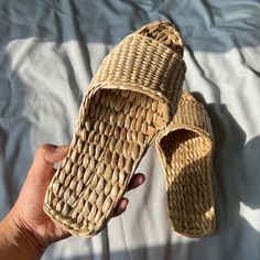 🌿 Step into a world where comfort meets sustainability with our Handmade Straw Slippers 🌿 These unique house shoes are more than just footwear; they are a testament to traditional craftsmanship and a commitment to eco-friendly practices. Ideal for anyone who values both style and the environment, our slippers offer a unique blend of comfort, durability, and ethical fashion. 👣 Size & Fit: Size US 6: Suitable for foot lengths of 23.0 cm, with an inside shoe length of 24.0 cm. Size US 8: Suitabl Comfortable Slip-on Slippers For Vacation, Indoor Summer Slide Slippers, Comfortable Flat Slippers For Vacation, Summer Sandals With Round Toe, Casual Indoor Slip-on Sandals, Casual Slip-on Sandals For Indoor, Casual Slip-on Indoor Sandals, Casual Indoor Sandals With Round Toe, Closed Toe Beach Slippers With Textured Footbed