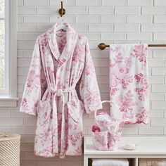 Streamline your routine with this convenient set boasting a charming floral print. Featuring a robe, bath towel and shower caddy, this collection gives you what you need to hit the showers in timeless style. Designed exclusively for Pottery Barn Teen by lifestyle brand LoveShackFancy. Shower Caddy Made from 150-Denier recycled polyester, with peva surface coating. Available in Blue, Pink or Lavender (each sold separately). Spot clean. Imported. Robe OEKO-TEX(R) STANDARD 100: tested for 1000+ har Angelina Core, Dorm Wishlist, Fancy Robes, Bow Silhouette, Pink Showers, Neon Wall Signs, Teen Shopping, Shower Towel