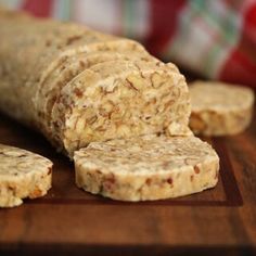 Nana's 3-Ingredient Pecan Log - Southern Bite Nanas 3 Ingredient Pecan Log, Pecan Treats, Pecan Log, Candy Homemade, Fruit Treats, Bark Recipes, Pecan Desserts, Easy Candy Recipes