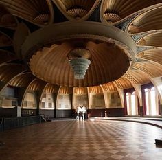 Avant Garde Architecture, Interior Ceiling Design, Underwater City, Art Deco Bar, Dusseldorf, Unique Architecture, Building Exterior, Architecture Old, Interior Deco