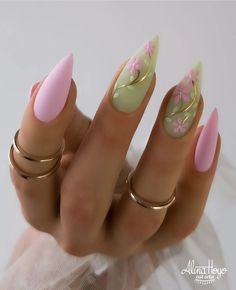 Green Pink Gold Nails, Light Green And Pink Nails, Light Pink And Green Nails, Light Green Nail Ideas, Light Green Nails, Light Pink Nail Designs, Rose Quartz Nails