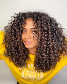 22 Jaw-Dropping Layered Curly Hair With Face Framing Looks Curly Hair With Face Framing, Long Layered Curly Hair Face Framing, Curly Layers, Natural Hair Cuts, Crimped Hair, Inspo Pics