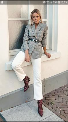 Looks Street Style, Work Outfits Women, 가을 패션, Business Casual Outfits, Mode Inspiration, White Pants, Winter Fashion Outfits, Office Outfits, Outfits Casuales