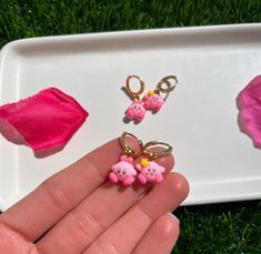 ⭐️Nostalgic Poyo clip on earrings💗💖 ⭐️6 designs available, 2 color options  ⭐️only one of each made ⭐️Kawaii aesthetic  ⭐️Comes with freebie Poyo stickers ⭐️Ships from California‼️ Kawaii Earrings, Earrings Aesthetic, Kawaii Aesthetic, Kawaii Clothes, Diy Earrings, Kirby, Earrings Handmade, Wedding Shop, Clip On