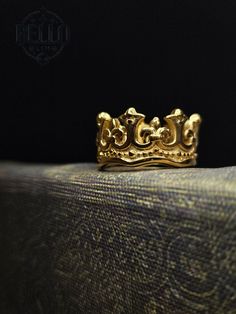 Explore our Rings Collection: https://etsy.me/4fex2HG Stainless Steel Rings: Embrace your inner royalty with our Majestic Men's Crown Ring. This regal ring features an intricate crown design in gold stainless steel, symbolizing power and sophistication. Ideal for making a bold fashion statement, it complements both casual and formal attire. Material: Gold Plated Stainless Steel Design: Intricate crown motif Features: Hypoallergenic, suitable for sensitive skin Perfect For: Daily wear, special oc Male Crown, King's Crown, King Ring, Head Crown, Rings Collection, Kings Crown, Gothic Punk, Crown Ring, Crown Design