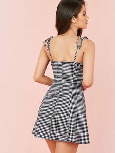 Vestido slip de guingán de hombro con nudo de espalda con cremallera | Mode de Mujer | SHEIN España Printed Dress Outfit, Black Dress Elegant, Sequin Bodycon Dress, Skater Dresses, Denim Mini Dress