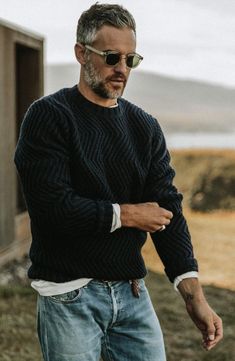 Older Mens Fashion, Wave Sweater, Stylish Men Casual, Mens Fashion Casual Outfits, Stylish Mens Outfits, Men Fashion Casual Outfits, Mens Style, Gentleman Style, 가을 패션