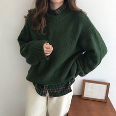 37 Green Academia Aesthetic Outfits That Are Worth Trying - Rozaliee Green Academia Aesthetic Outfit, Green Academia Aesthetic, Green Sweater Outfit, Green Academia, Academia Aesthetic Outfit, Dark Green Sweater, Pullovers Outfit, Academia Outfits, Green Knit Sweater