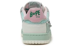 A BATHING APE x Bapy Bape Sta 'Green' SN0059C-KICKS CREW Bapeta Shoes, Dunks Outfit, Bape Sta, Ape Bape, Trendy Shoes Sneakers, Pretty Shoes Sneakers, Urban Fashion Women, Beach Wear Outfits, Cute Sneakers