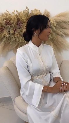 Caftan Simple Chic, Moroccan Wedding Dress, Kaftan Simple, Caftan Simple, Morrocan Fashion, Moroccan Kaftan Dress, White Kaftan, Moroccan Clothing, Nikkah Dress