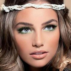 Looks Hippie, Wedding Makeup For Brunettes, Boho Makeup, Funky Makeup, Party Make-up, 70s Makeup