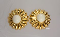 "Vintage unsigned button clip on earrings. The gold tone flowers are almost 1 1/4\" in diameter, the weight of one earring is . The weight of one earring is 0.3 oz. Multiple Jewelry International shipping discount: 1-7 pieces of Single Jewelry = $19.99. We combine shipping, If you want to take advantage of the reduced shipping you must contact us before you pay for your items so we can send you a corrected invoice. Thank You for visiting our Etsy https://www.etsy.com/shop/VictoryIssweet store!" Floral Motives, Swan Jewelry, Gold Collar Necklace, Heart Knot, Bisque Porcelain, Gold Floral, Collar Necklace