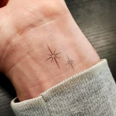 Boho style dainty celestial temporary tattoo Star Tatoos Woman, Shining Star Tattoo, Ava Tattoo, Pols Tattoo, Ster Tattoo, Sparkle Tattoo, Light Tattoo