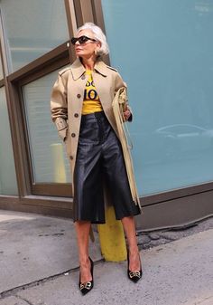 Grece Ghanem, Ripped Jeans Style, Taking A Break, Casual Chic Outfit, Leather Shorts, 50 Fashion, Mode Inspiration, Winter Time, Street Styles