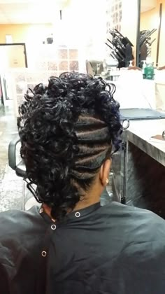 Short Weave Hairstyles Sew Ins, Black Hair Bobs, Feed In Braids Hairstyles Updos, Flat Twist Updo Natural Hair, Black Hairstyles Medium Length, Mohawk Hairstyles For Black Women, Black Women Updo Hairstyles, Hair Braid Patterns, Black Hair Short Cuts