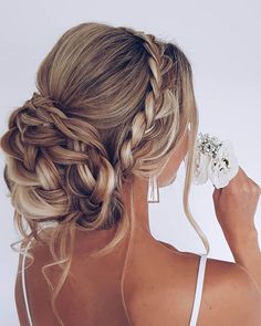 Bridesmaid Hair Inspo, Hairstyles Simple, Formal Hairstyles For Long Hair, Pageant Hair, Latest Hair Color, Mother Of The Bride Hair, Simple Wedding Hairstyles, Bridal Hair Updo, Wedding Guest Hairstyles