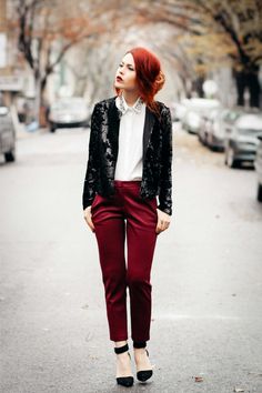 Burgundy and sequins. - Le Happy : Le Happy Professional Punk, Moda Ulzzang, Christmas Party Fashion, Burgundy Outfit, Dramatic Classic, Trouser Outfit