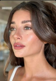 Simple 90s Makeup Looks, Soft Wedding Makeup Pale Skin, Glowy Minimal Bridal Makeup, Twilight Wedding Makeup, Berry Lip Wedding Makeup, Cool Toned Soft Glam Makeup, Bridal Makeup Without Eyeliner, Simple Bridal Makeup Green Eyes, Natural Wedding Lip Color