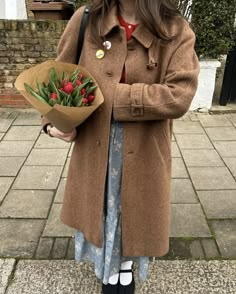 Grandma Outfit Aesthetic, Core Outfits, She Is Clothed, Holding Flowers, Work Wardrobe, Historical Clothing, Elegant Outfit, Feminine Style