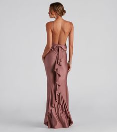 Meadow Formal Open Back Ruffled Dress creates the perfect summer wedding guest dress or cocktail party dresss with stylish details in the latest trends for 2023! Dress Rose Gold, Homecoming Outfits, Prom Shopping, Rhinestone Clutch, Rhinestone Heels, Ruffled Dress, Selling Clothes, A Mermaid, New Arrival Dress