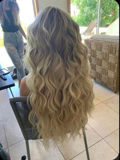 Curled Long Hair Prom, Long Wavy Prom Hair, Prom Curled Hair Down, Prom Hair Beach Waves Half Up, Prom 2024 Hairstyles Down, Big Prom Curls, Prom Mermaid Hair, Curled Hair Down For Prom, Loose Curls For Prom