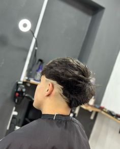 Drop Fade Design, Mid Fade En V, Barber Pictures, Crew Cut Hair, Boys Haircut Styles, Mid Fade Haircut, Short Hair Designs