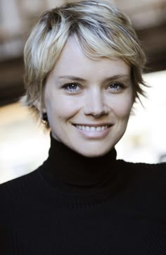 ANDREA OSVART (© Björn Kommerell) - SPIELKIND Short Hair Styles Thinning Hair, Andrea Osvart Pixie, Andrea Osvart, Celebrity Pixie Cut, Long Pixie, Short Pixie Haircuts, Trending Haircuts, Short Haircut