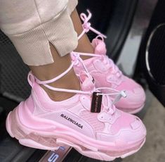 Sneaker Outfits, Trendy Shoes Sneakers, Jordan Shoes Girls, Sneakers Fashion Outfits, Balenciaga Sneakers, Girly Shoes