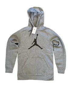 Nike Jordan Jumpman Logo Fleece Pullover Hoodie Men's Sz Medium Grey DA6801-091 Men’s Size Medium DA6801-091 // MSRP $75 Condition is Brand New with Tags Shipped with USPS First Class Mail If you have any questions about this item please send me a message. Jordan Pullover, Grey Nike Hoodie, Jumpman Logo, Hoodies Men Pullover, Gray Sweatshirt, Hoodie Fits, Boys Hoodies, Nike Hoodie, Colorful Hoodies