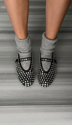 Alaia Flats, Flat Ballet Shoes, Alaia Shoes, Quoi Porter, Flats Outfit, Statement Shoe, Shoe Inspo, Mood Board Fashion, Halloween Sale