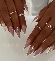 Manicured Nails, Pointy Nails, Stylish Nails Designs, Stiletto Nails Designs, Dope Nail Designs, Fall Nail Art, Nail Designs Glitter, Bridal Nails