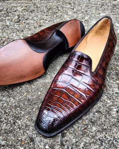 Handmade Men Brown Crocodile/Alligator Loafers Dress Shoes on Storenvy Alligator Dress Shoes, Loafers Dress, Quality Leather Boots, Alligator Shoes, Crocodile Shoes, Custom Design Shoes, Custom Made Shoes, Well Dressed Men, Mens Casual Outfits