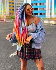 Our Favorite Rainbow Hair Moments From Pride Month - Essence Rainbow Natural Hair, Rainbow Dreadlocks, Rainbow Hair Highlights, Rainbow Dreads, Rainbow Afro, Diamond Sneakers, Pride Hair, Hairstyles For Beach, Rainbow Beauty