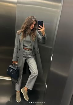 Skandinavian Fashion, Looks Street Style, Grey Coat, Autumn Outfits, Autumn Outfit, Winter Fashion Outfits, Fall Winter Fashion, Work Fashion