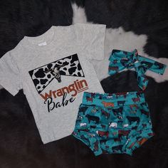 Infant Girl's Western Cowboy Bulls Rodeo Matching Shirt "Wranglin Babe" And Matching Bull Bummies And Bow. Nib/Never Worn Western Baby Outfits, Country Baby Boy Outfits, Country Baby Boy Clothes, Baby Girl Rodeo Outfit, Country Baby Clothes, Western Newborn Outfits, Newborn Country Outfits, Baby Western Outfit Girl, Western Baby Clothes