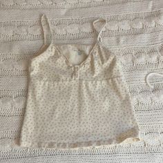 cream floral tiffany tank top 
no flaws barely worn Tiffany Tank, Brandy Melville, Womens Tank, Brandy, Tank Tops Women, Womens Tops, Tank Top, Women Accessories, Tank Tops