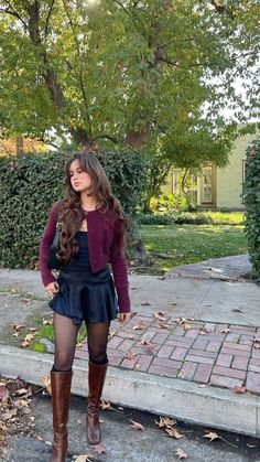 Female Ceo Outfits, Female Ceo, Estilo Indie, Corporate Style, Trendy Skirts, Fall 24, Fall Fits, Autumn Outfits, Office Attire