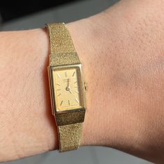 Seiko Watch 2e20-6479 Women's Gold Tone (Steel) Quartz Petite Ladies Wristwatch. Case Diameter: 12.5 Mm Just Installed A New Battery! Length Is 6 Inches Long Seiko Watch, Seiko Watches, Accessories Vintage, Women Wrist Watch, Vintage Accessories, Quartz Watch, Accessories Watches, 6 Inches, Wrist Watch