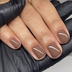 Tiramisu Slice Nail Color, Neutral Chic Nails, Neutral Short Round Nails, Light Brown Gel Nails Short, Neutral Nails Wedding Bridesmaid, Mail Colours 2023, Short Real Nails Manicures, Short Nail Colors 2023, Super Short Gel Nails Simple