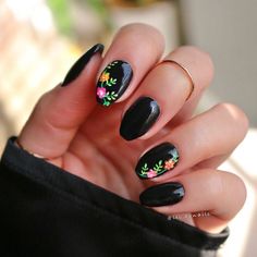 Non Girly Nails, Pink Nails With Black Flowers, Flowers On Black Nails, Dark Spring Nails 2024, Black Nail Designs Flowers, Dark Nails With Flowers, Spring Nails With Black